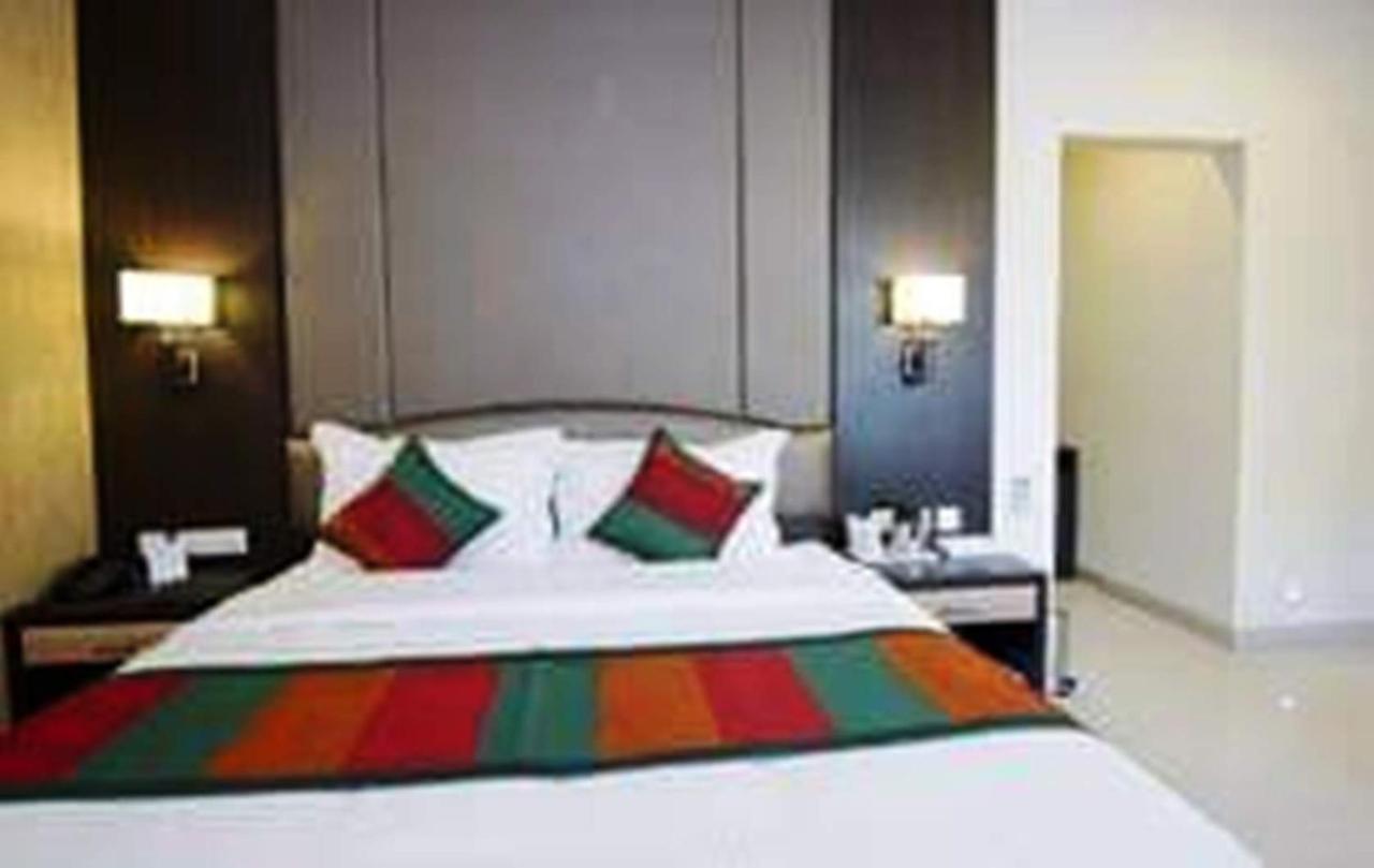 Hotel Siddharth Palace Jaipur Exteriör bild